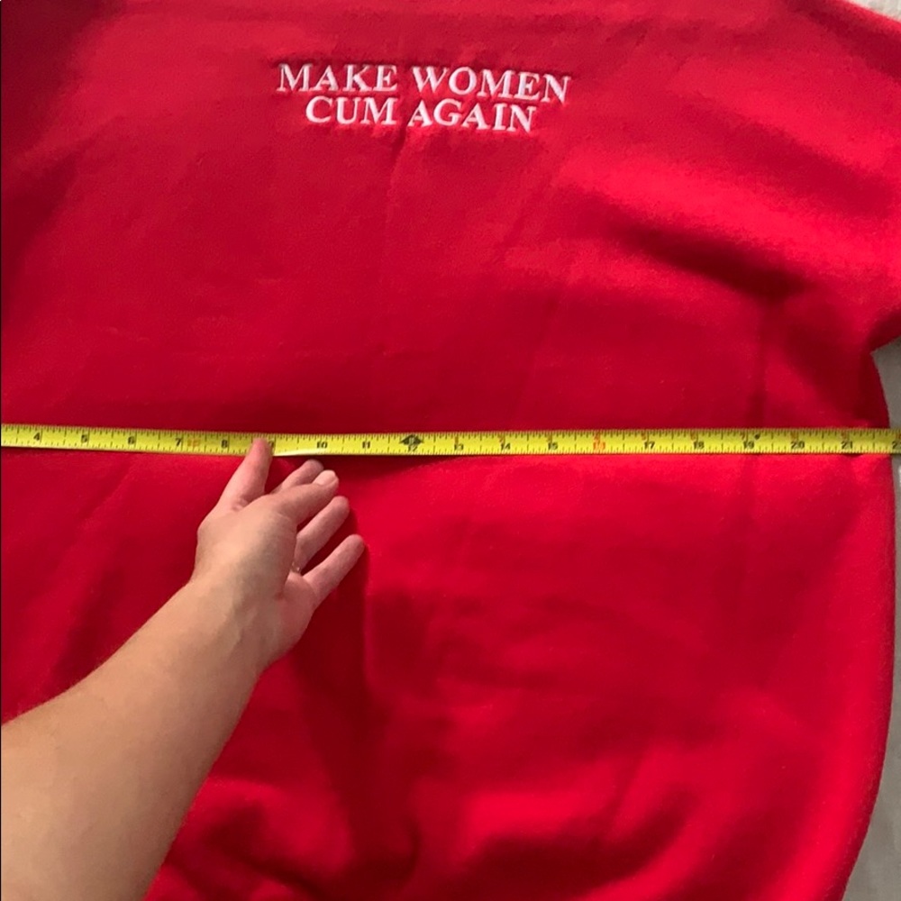 Red sweatshirt - Picture 4 of 5